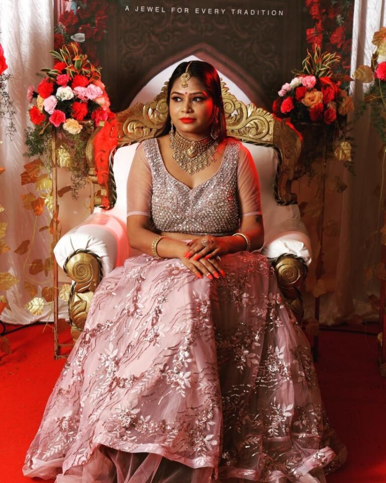 DJ Sonee Dips and Former Bengaluru Mayor B.N. Manjunatha Reddy cross paths at a public event, share mutual respect”