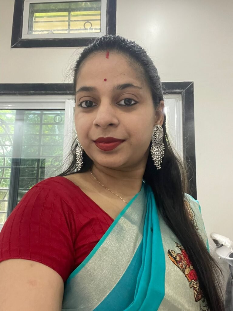 Shubhi Bansal Seth is a young artist entrepreneur who is making waves in the creative industry. With her passion for art and a keen business acumen, she has built her own company, Saavi Graphics, which specializes in providing graphic design solutions to clients across various industries.