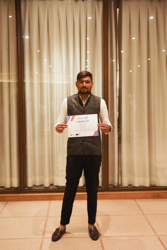 Shubham Patidar Wins Top Honors in Digital Marketing at Influencer X Award Show 2023.