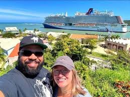 US Couple Ditches 9-To-5 Jobs To Live On Cruise Ships Full-Time For Less Than $10,000 A Year