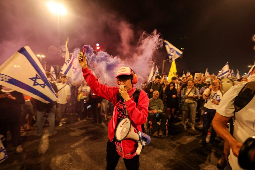 "Thousands Rally Against Netanyahu Government in Jerusalem"