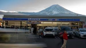 Japanese Town Installs Barrier to Block Mount Fuji View Due to Misbehaving Tourists
