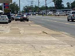 Gunman Kills 3, Injures 10 in Shooting at Arkansas Supermarket